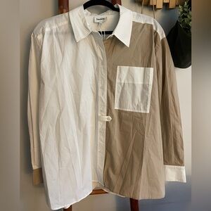 NWT!!! Darling Beige Tan and White Button-Up Blouse Large Colorblock